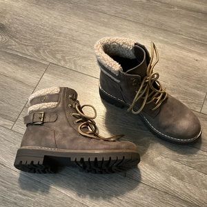 Cliffs by White Mountain hiking boots ladies 7 brown lace new without box